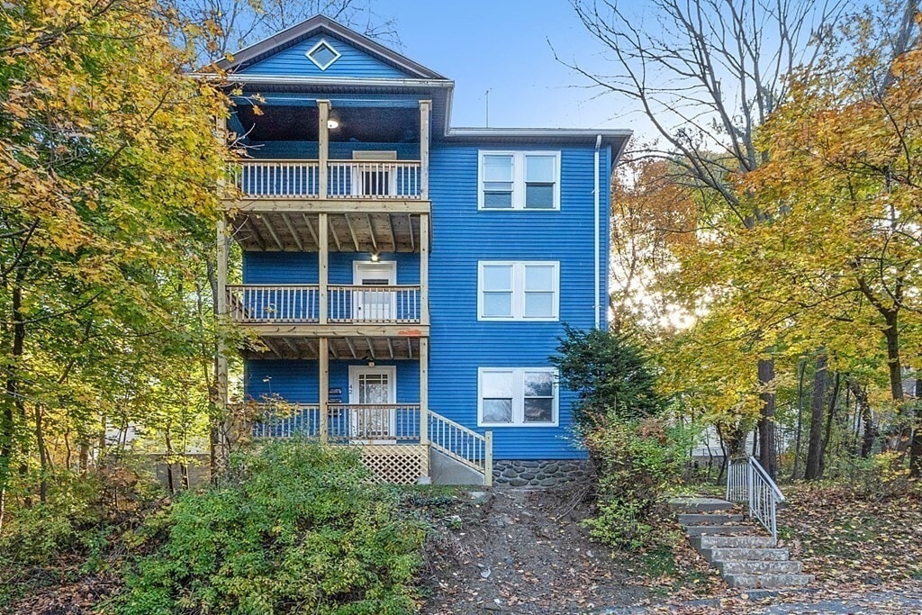 Primary Photo - 42 Velander St