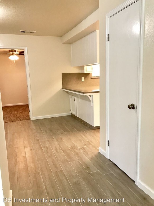 Building Photo - 3 br, 2 bath House - 4024 W. Dorothea Ave.