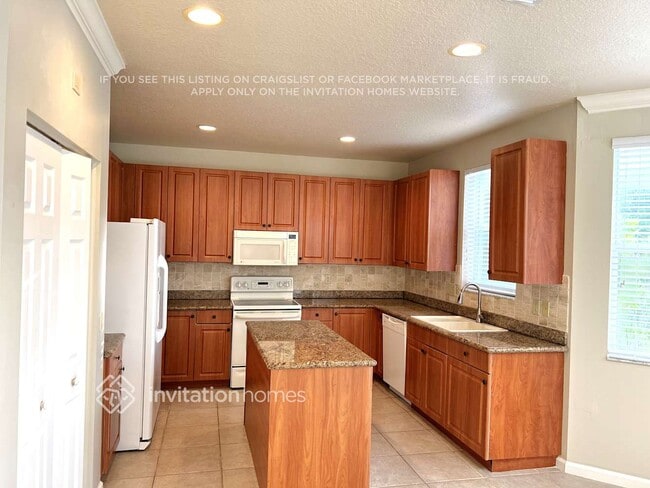 Building Photo - 107 Hidden Hollow Dr