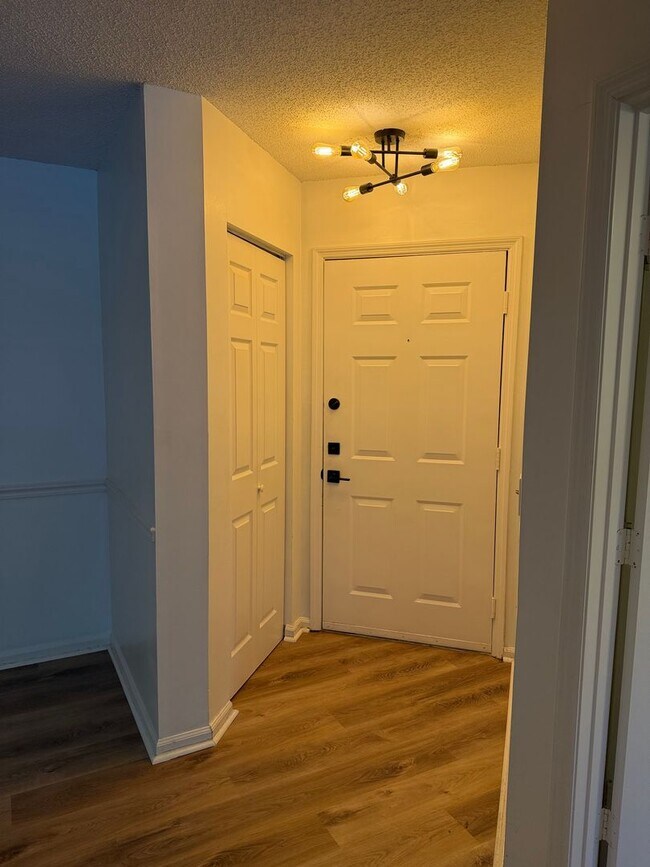 Foto del edificio - Updated First Floor Forest Cove Condo- Bike to the Beach!