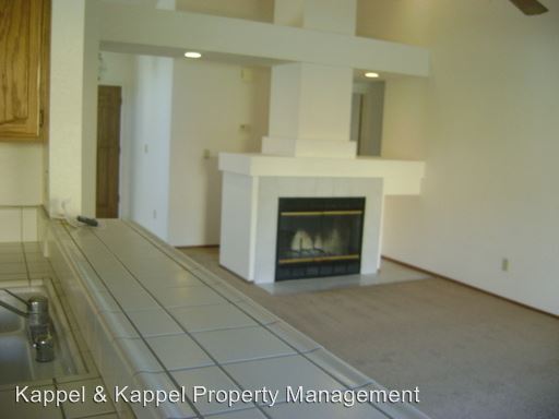 Building Photo - 700 Dellwood Ct