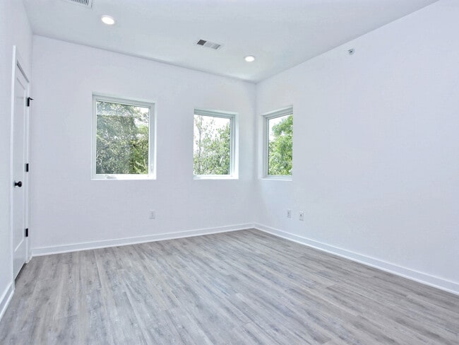 Master Bedroom - 5924 S Congress Ave