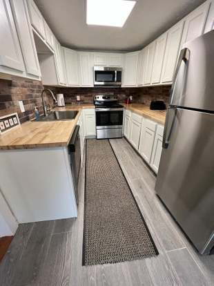 Building Photo - Updated 2-Bed, 2-Bath Home Just West of Downtown Columbus