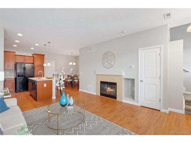 Foto del edificio - Charming 3BR Townhome in Golden