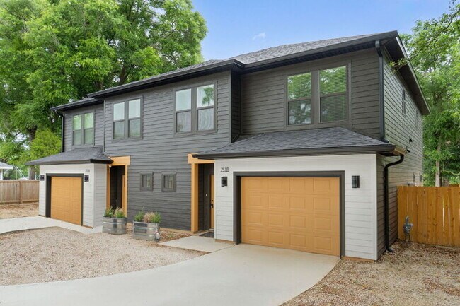 Building Photo - 751 Amos St