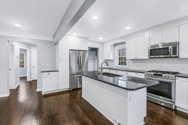 Foto del edificio - 385 Hillcrest Ave