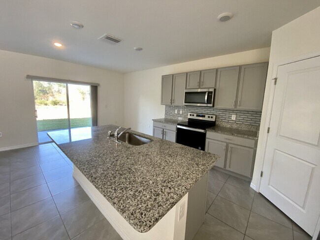 Building Photo - 33367 Apricot Tree Ct