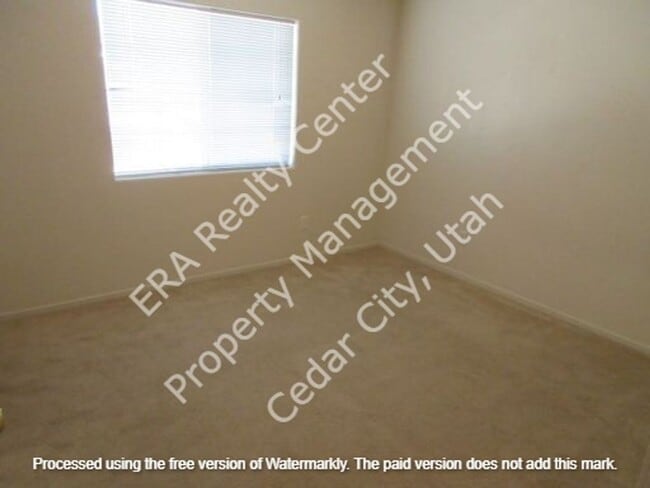Building Photo - 330 N 900 W