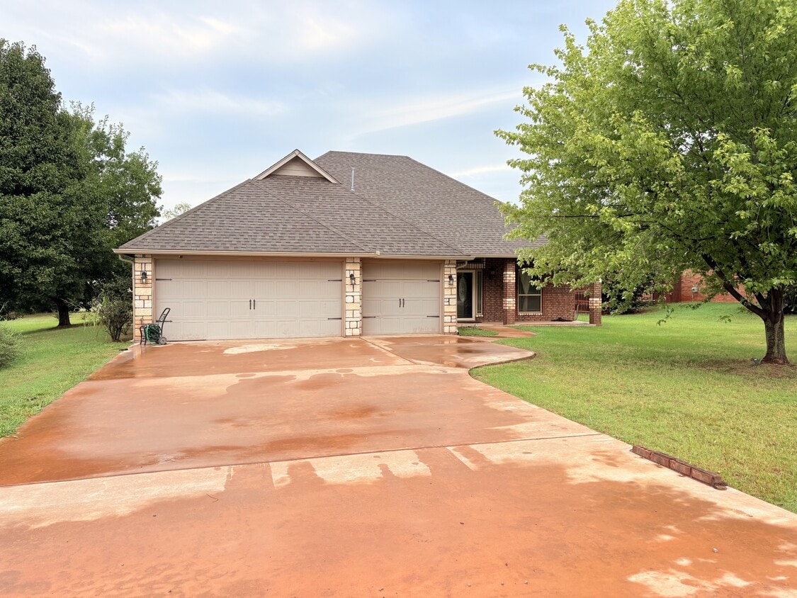 Primary Photo - 1011 Waverly Way
