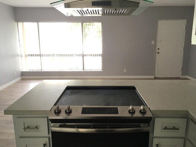 Foto del edificio - 2310 E 5th St