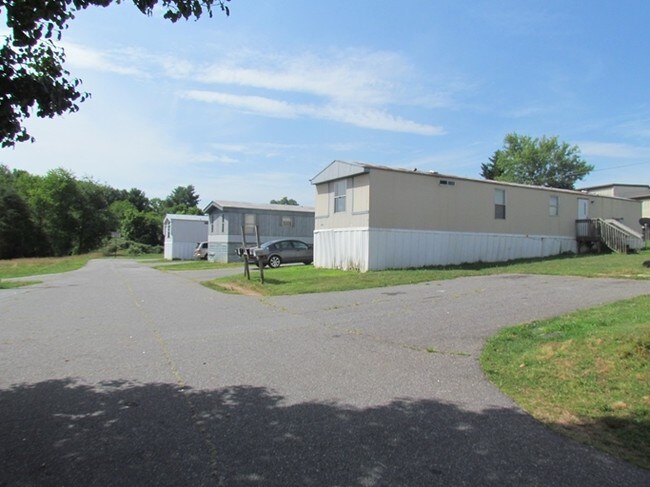 Foto del edificio - 4252 Benfield Dr