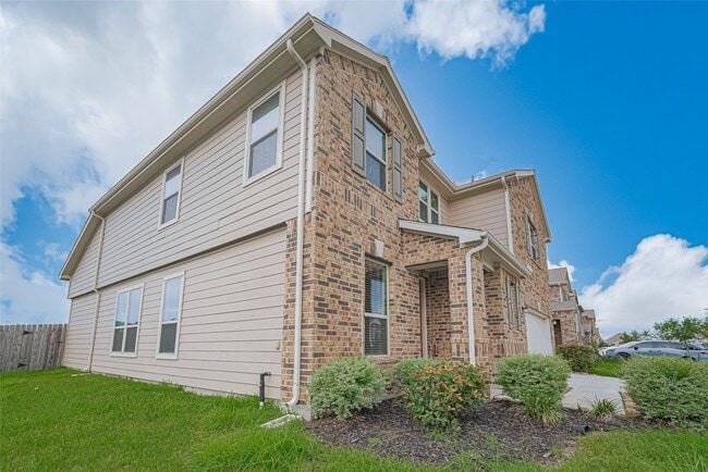 Building Photo - 5727 Texas Sage Dr