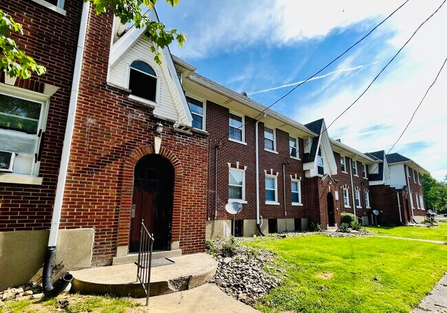 Building Photo - 305 W Whitney Ave