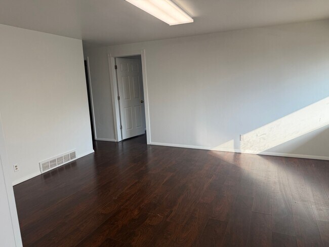 Foto del edificio - 1134 Cherry Ln
