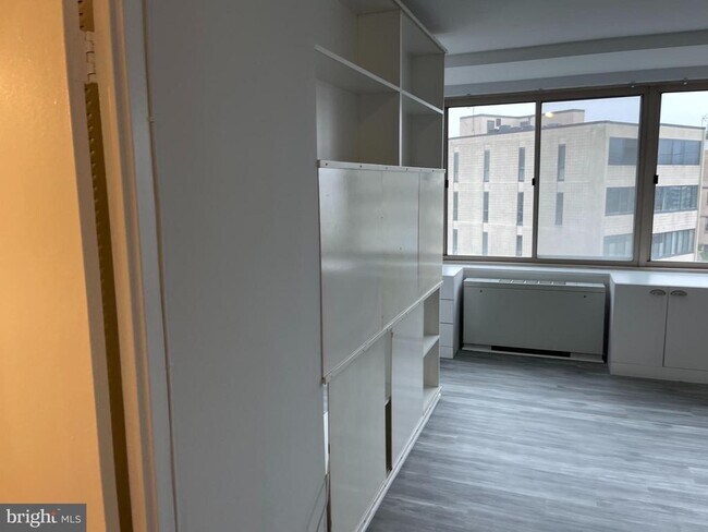 Foto del edificio - 922 24th St NW