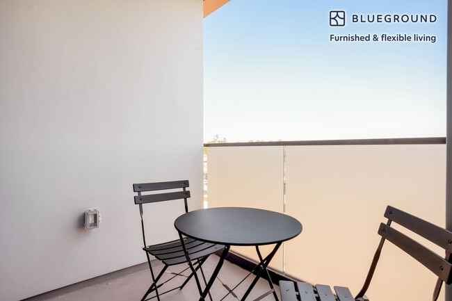 Foto del edificio - 11701 Gateway Blvd