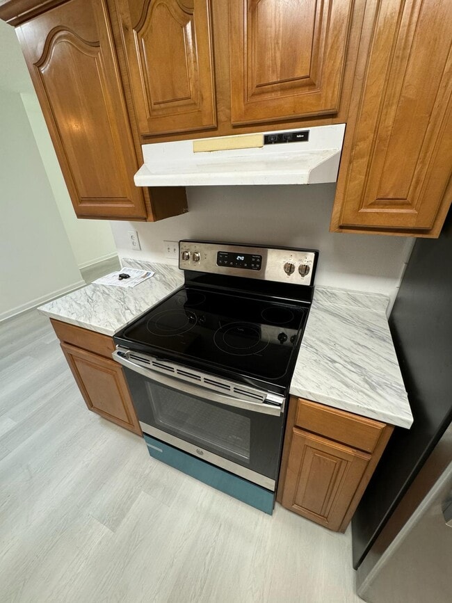 Photo - 2727 W Oak Ridge Rd Townhome