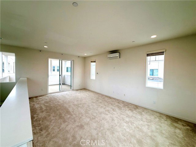 Building Photo - 148 Stage