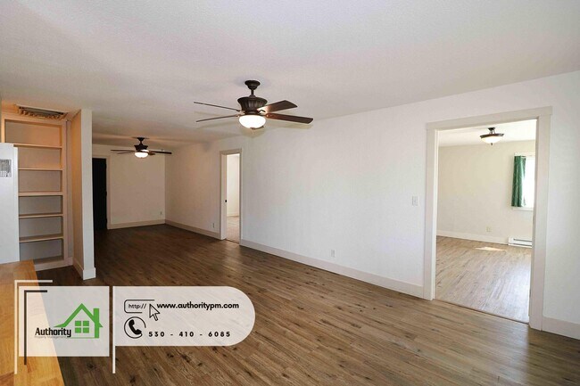 Building Photo - 3457 Charles St. - Country Charms - Detach...