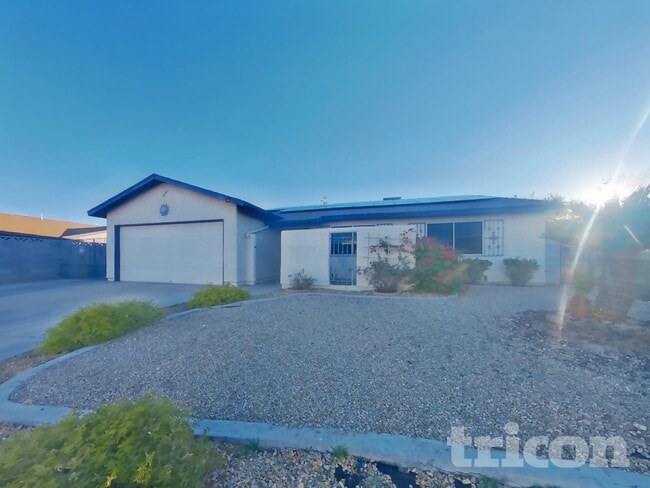 Building Photo - 709 Honeybee Ct