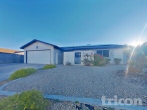 Building Photo - 709 Honeybee Ct