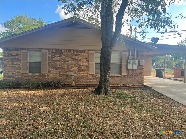 Building Photo - 343 Bobolink Dr