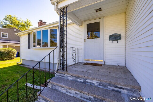 Building Photo - 99 Fuller Dr
