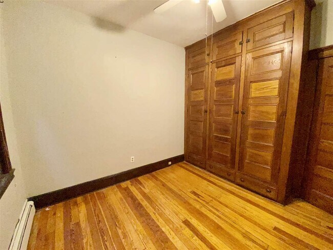 Building Photo - 409 Gregory Ave