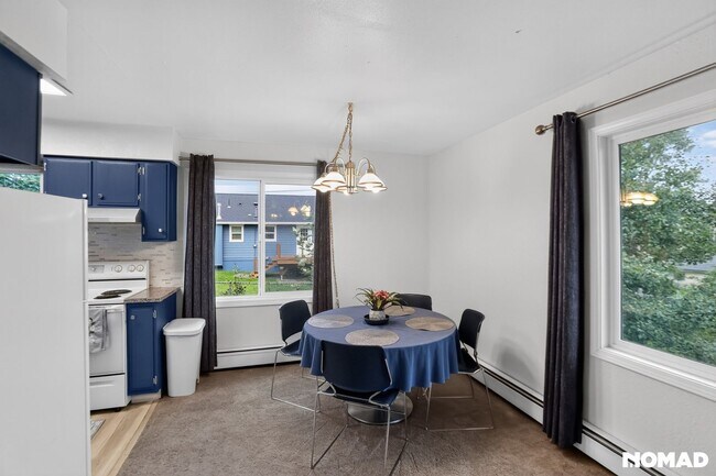 Foto del edificio - 8317 Jewel Lake Rd