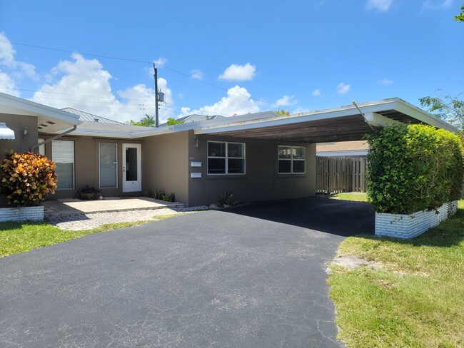 2/2 Duplex East Fort Lauderdale - 2513 NE 33rd Ave