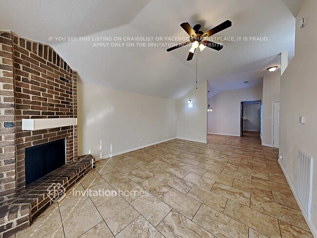 Foto del edificio - 19607 Lake Hollow Ln