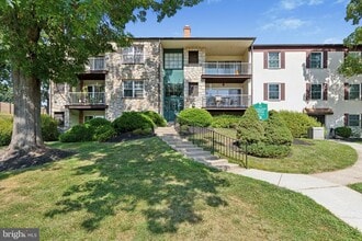 Building Photo - 304 Drummers Ln