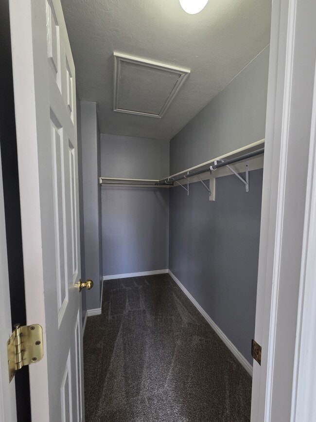 Building Photo - 1942 20 E