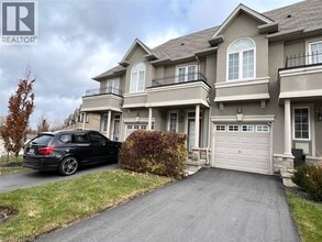 Building Photo - 370 Stonehenge Dr