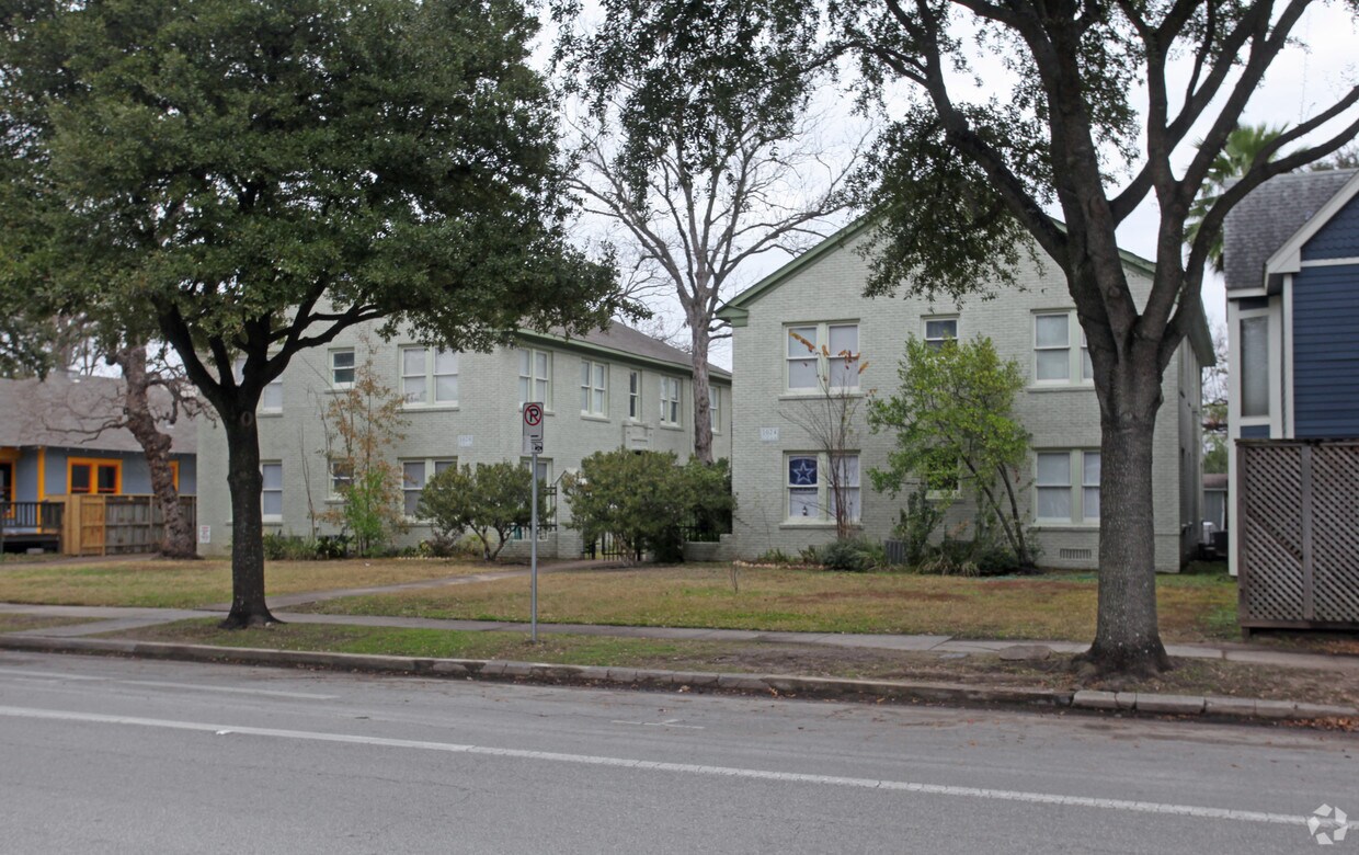Primary Photo - Ev Tide Apartments