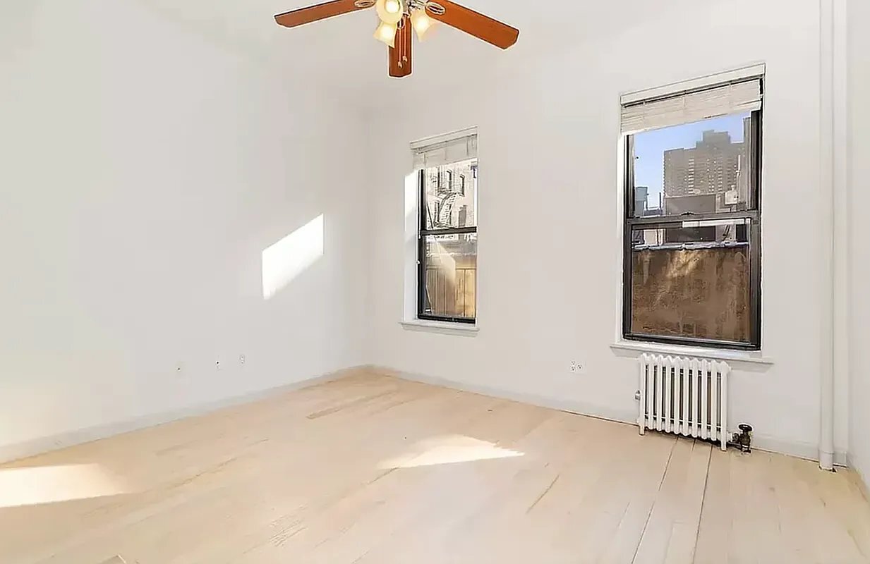 Foto principal - 406 W 48th St