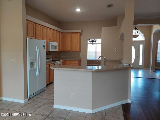 Building Photo - 733 Wakemont Dr