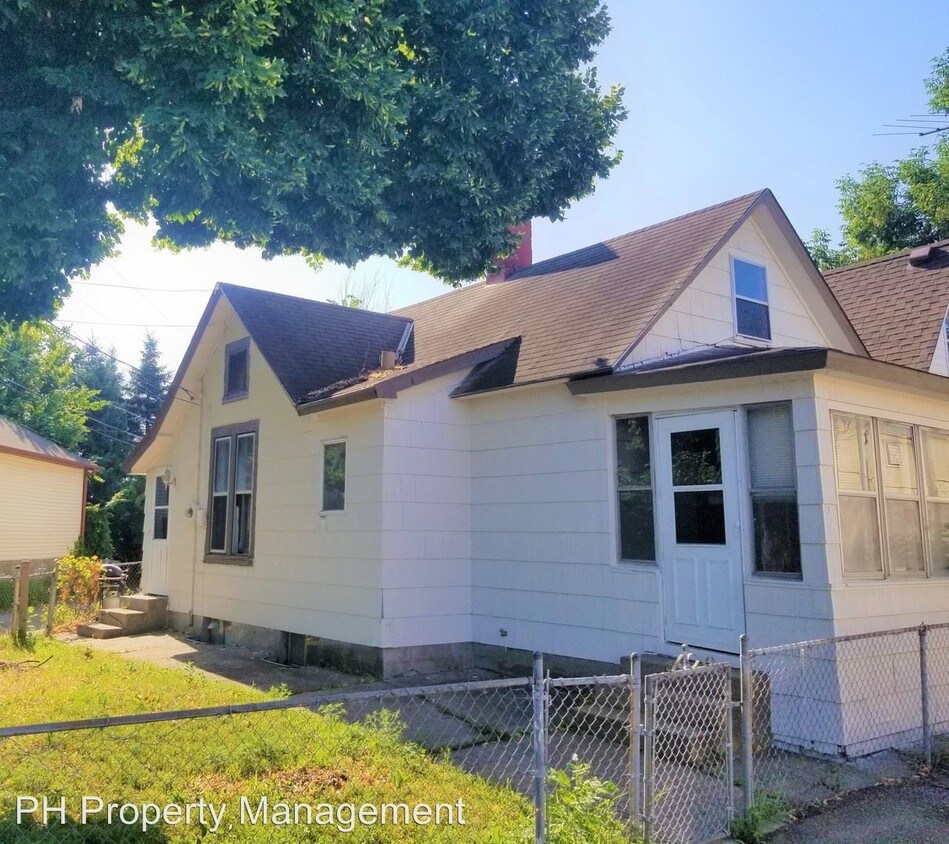 Primary Photo - 2 br, 1 bath Apartment - 924 Denslow Street