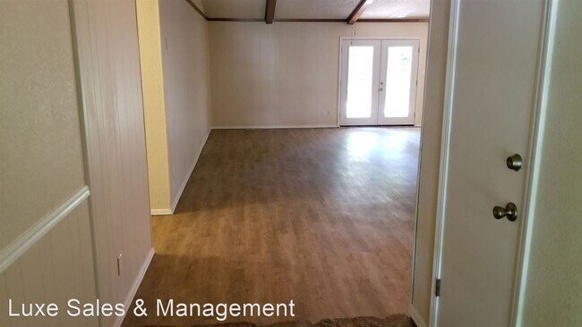 Foto del edificio - 3 br, 2 bath House - 9912 E. 114th St