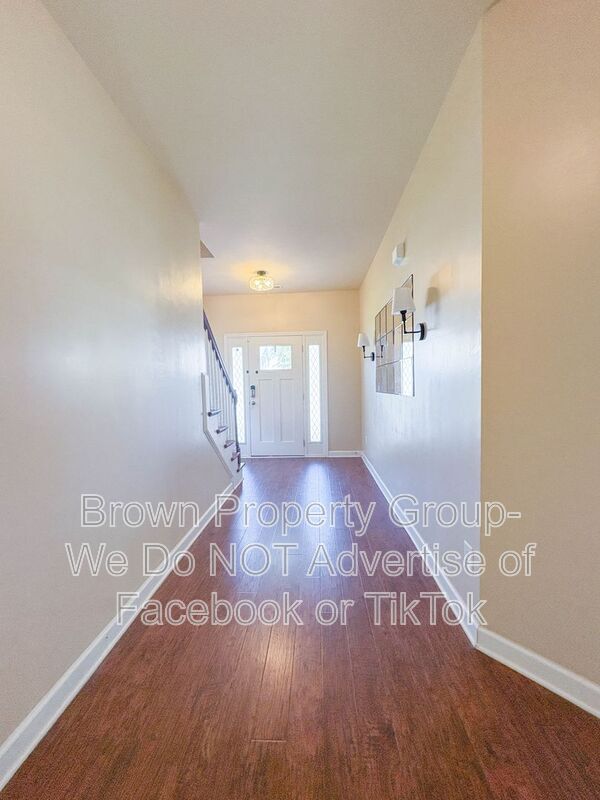 Building Photo - 829 Bellingham Way