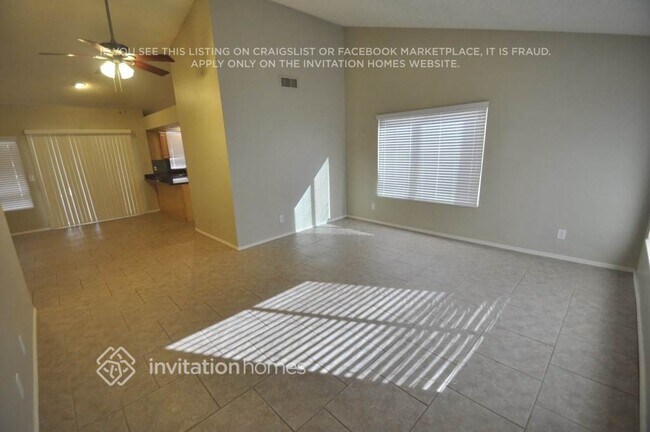 Building Photo - 1320 E Tonto Ln