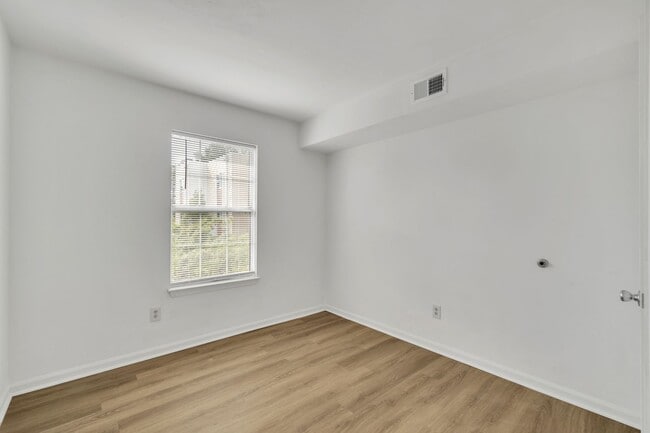 Building Photo - Now Leasing - November 2025 - 2 Bedroom Fu...