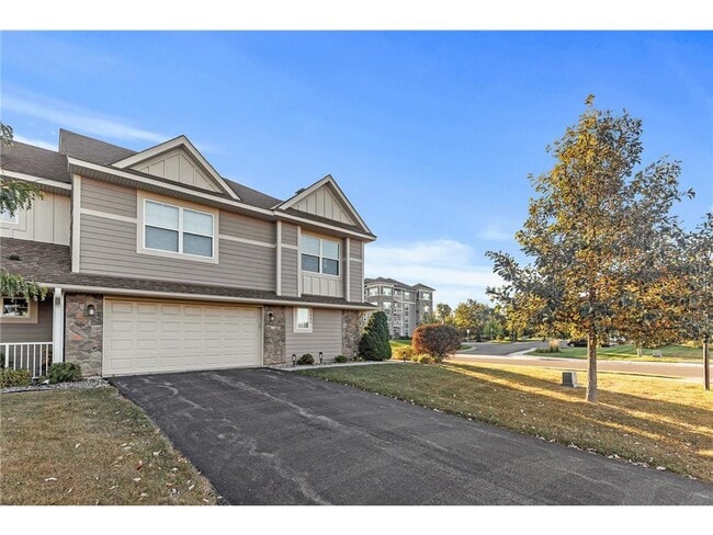 Building Photo - 3403 Chestnut Ln