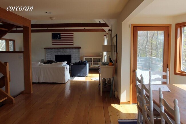 Building Photo - 1 Bayview Ave