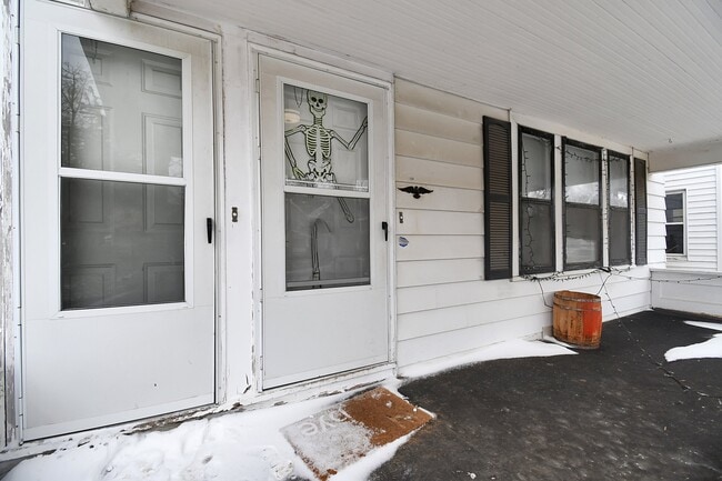 Building Photo - 156 S Burgess Ave