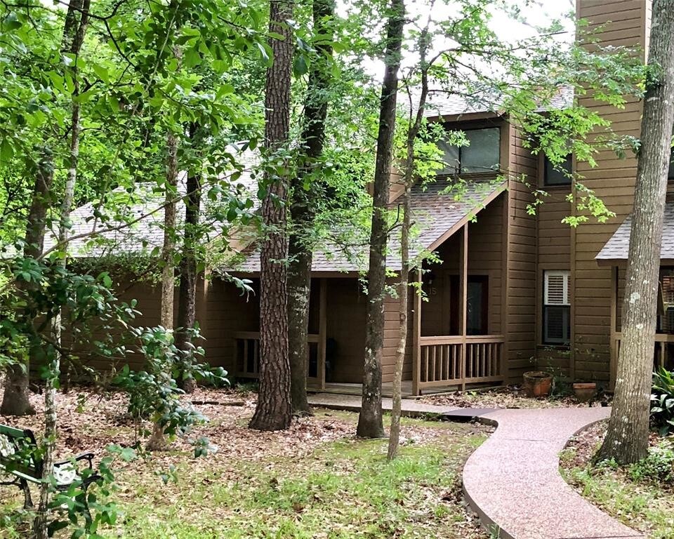 15 Sawmill Grove Ln, Spring, TX 77380 Condo for Rent in Spring, TX