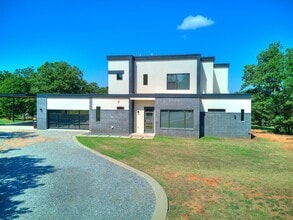 Building Photo - 13551 Highpointe Dr