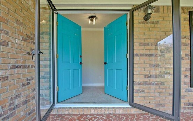 Building Photo - 4710 Navaho Cir