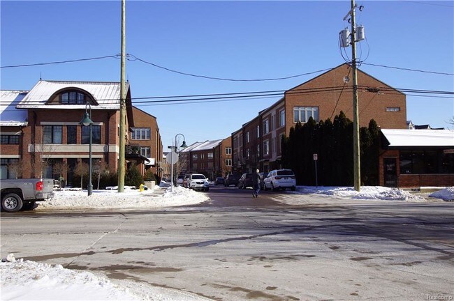 Foto del edificio - 534 Graten St