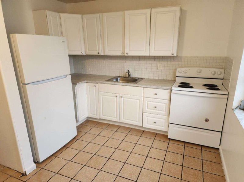 Primary Photo - 2128 Roosevelt St